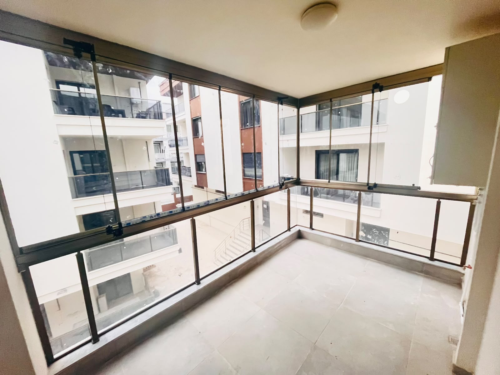 Cam balkon sistemleri